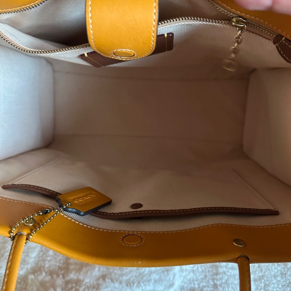 Pre-owned! Rare! Coach C9807 Cashin Carry 32 In Papaya Glovetanned Leather Tote - Picture 11 of 13